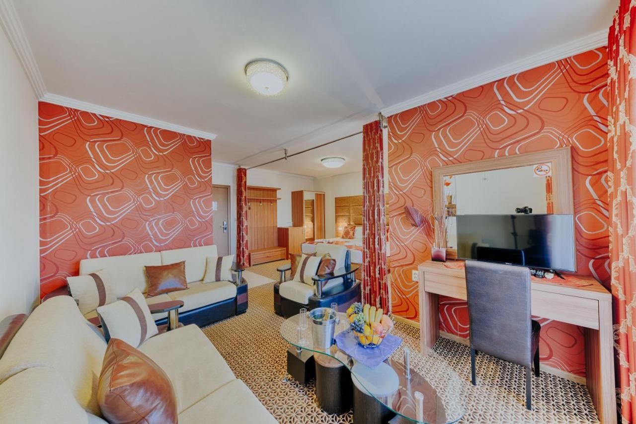 Hotel Lion Улцинь Экстерьер фото