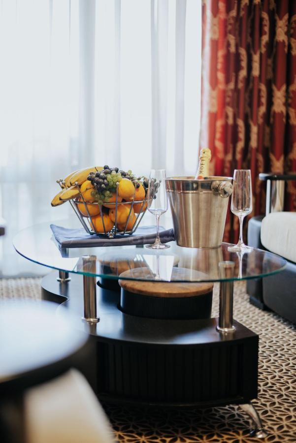 Hotel Lion Улцинь Экстерьер фото