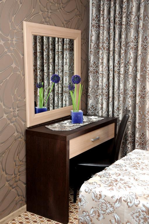Hotel Lion Улцинь Экстерьер фото