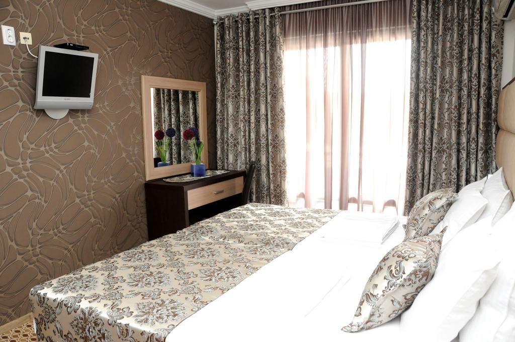 Hotel Lion Улцинь Экстерьер фото