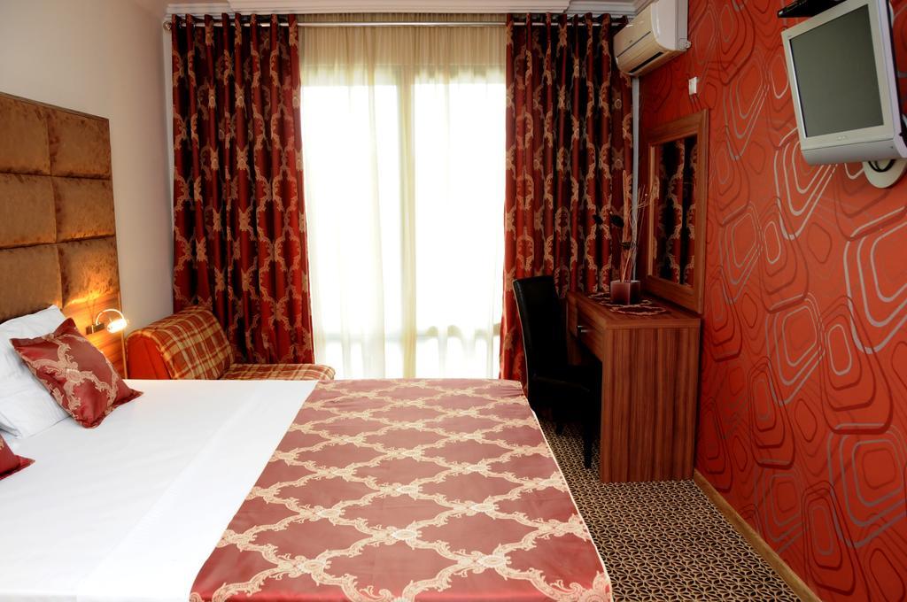 Hotel Lion Улцинь Экстерьер фото