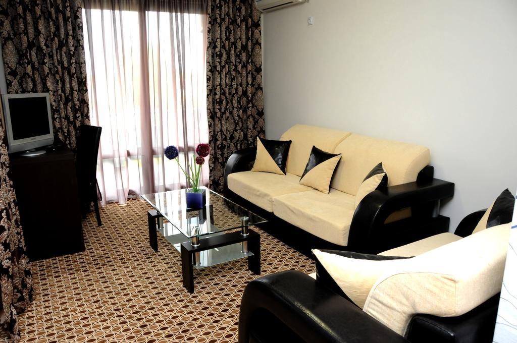 Hotel Lion Улцинь Экстерьер фото