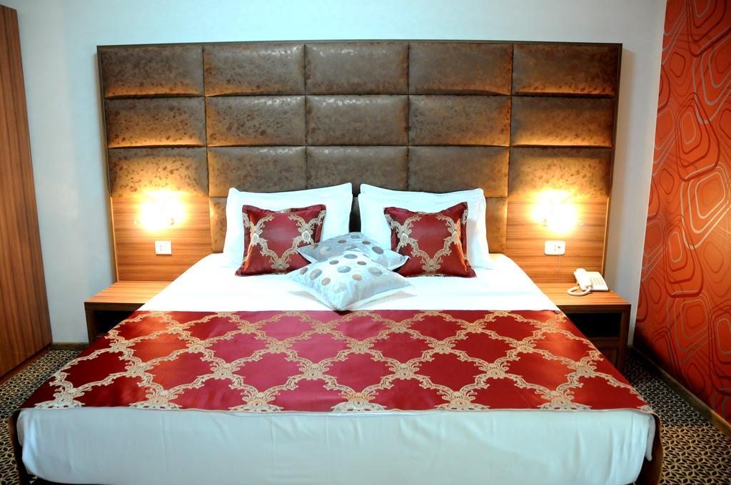 Hotel Lion Улцинь Экстерьер фото