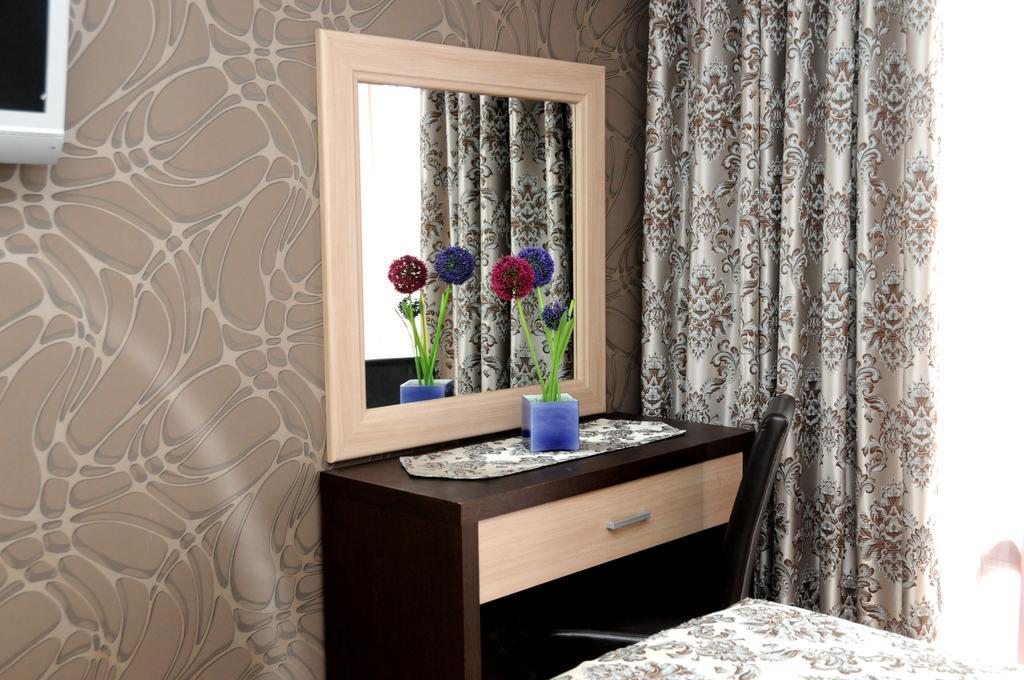 Hotel Lion Улцинь Экстерьер фото